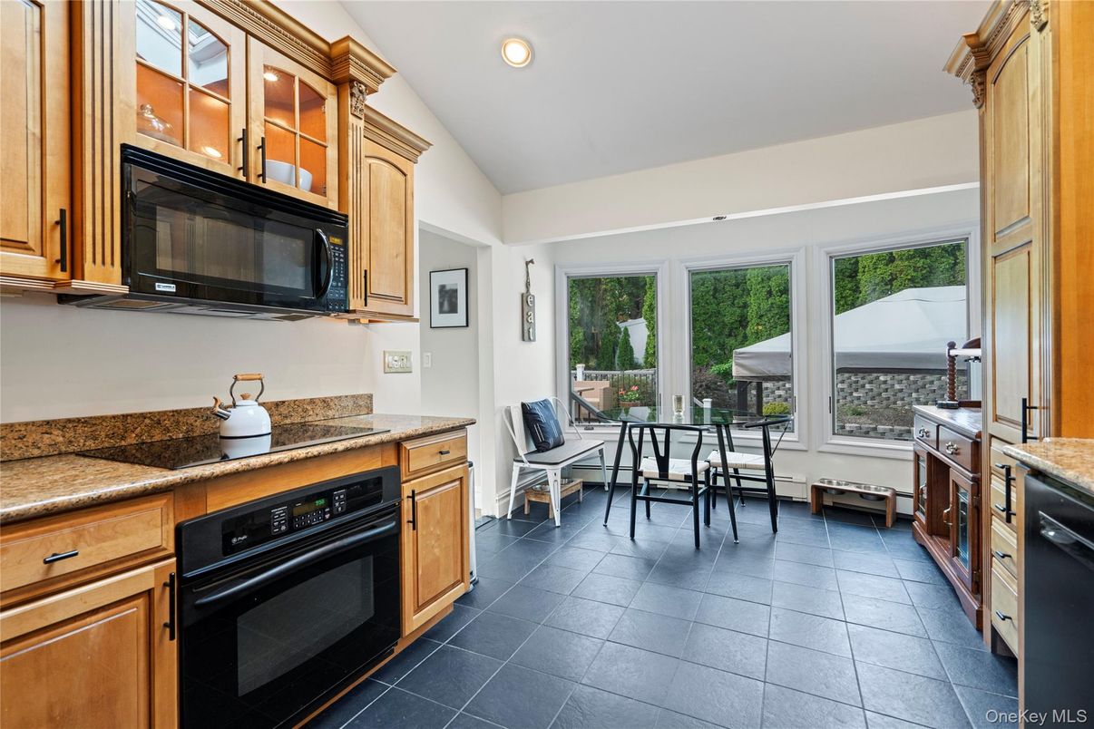 Dining room, Interior, Kitchen, Recessed Lighting