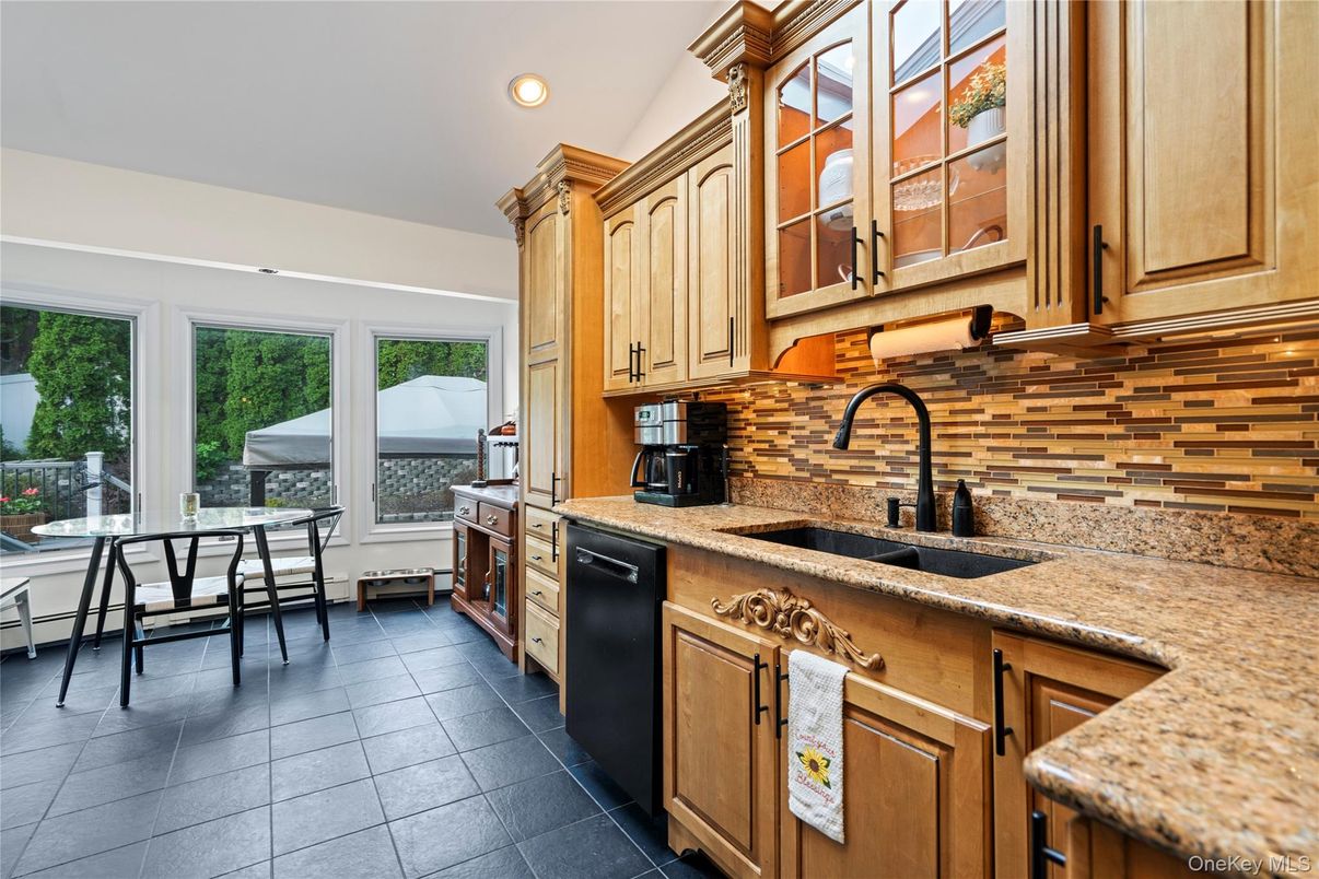 Dining room, Interior, Kitchen, Recessed Lighting