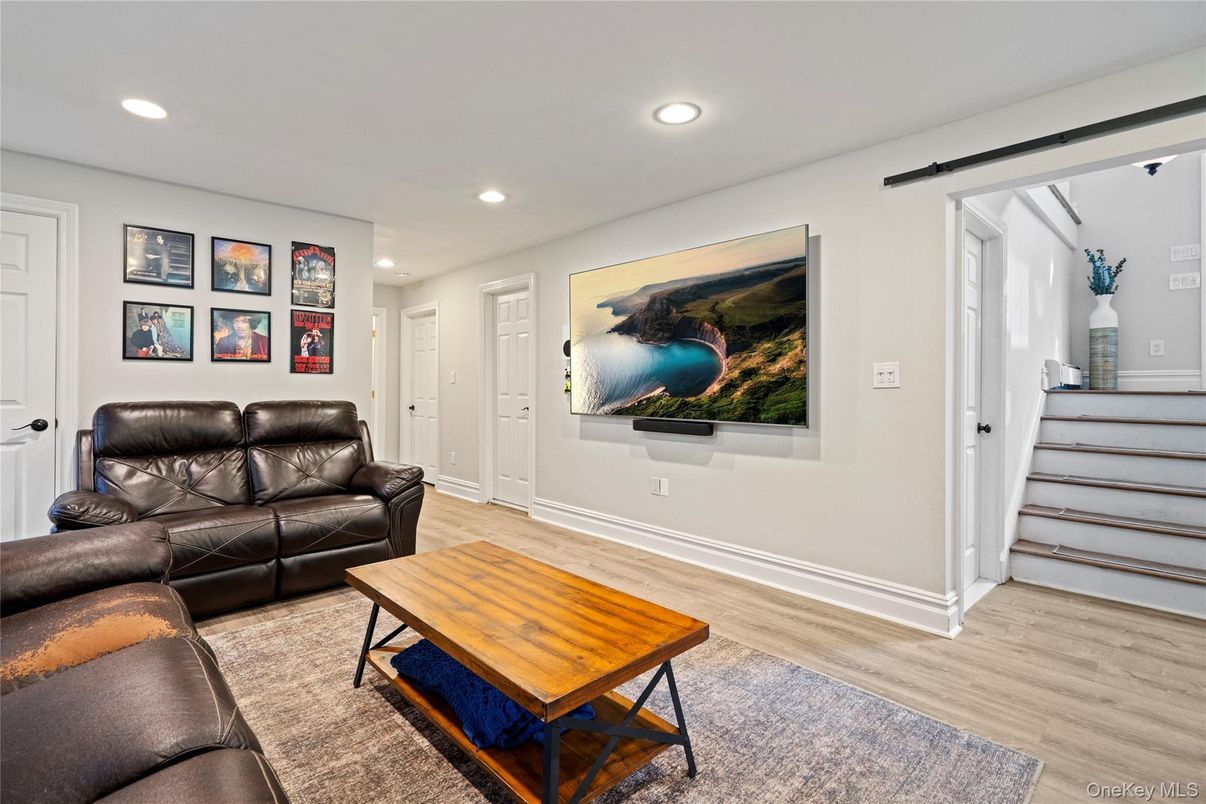 Interior, Living room, Recessed Lighting, Wood Texture Flooring