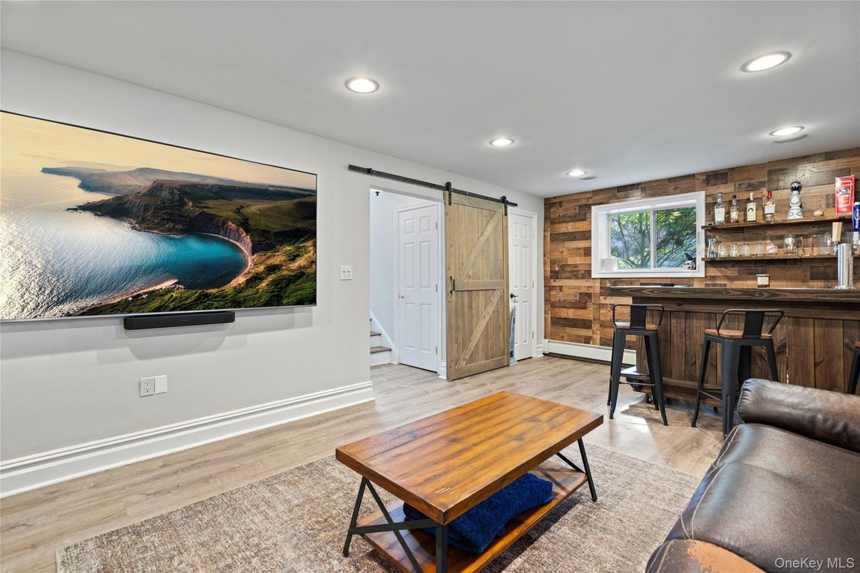 Interior, Recessed Lighting, Wood Texture Flooring, Wooden Walls