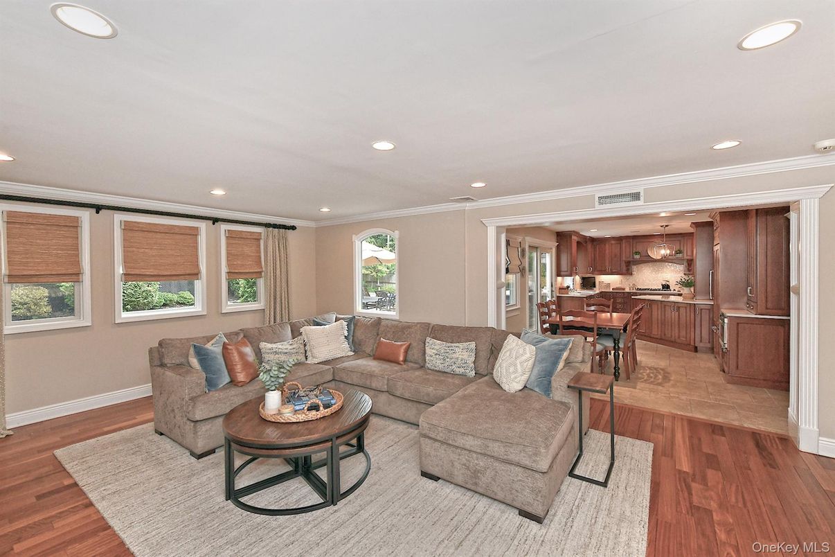 Interior, Kitchen, Living room, Pendant Lights, Recessed Lighting, Wood Texture Flooring