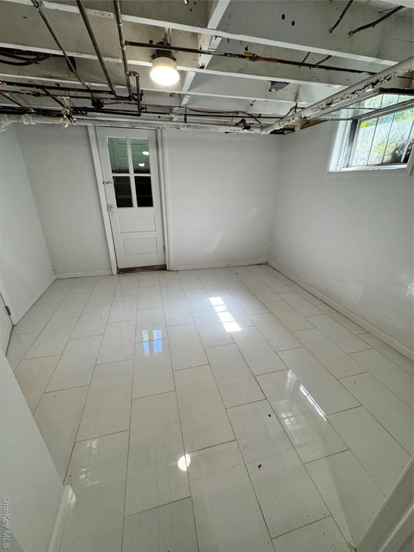 Empty room, Garage, Interior