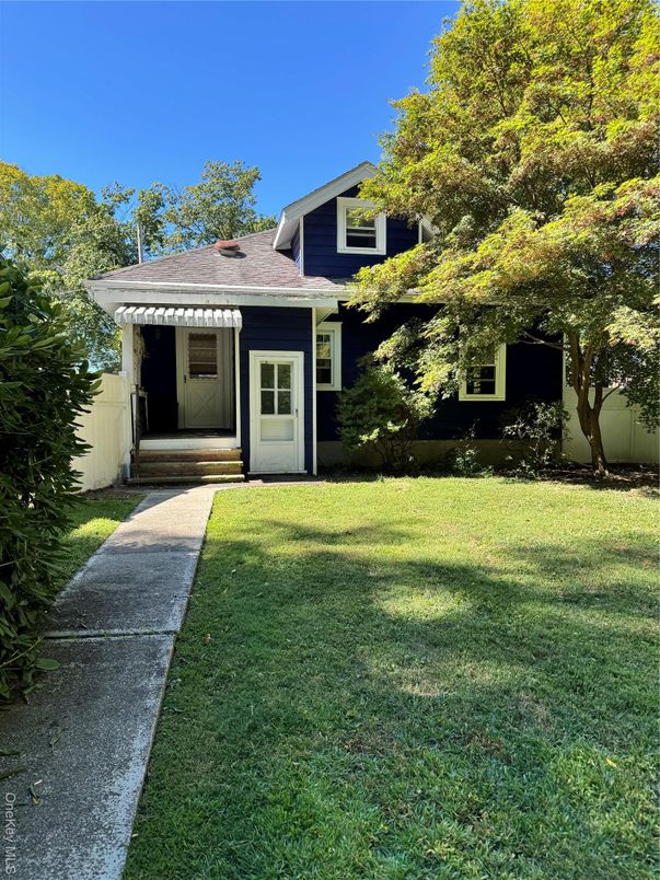 Exterior, Facade, American Craftsman