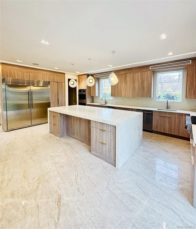 Interior, Kitchen, Pendant Lights, Recessed Lighting, Stainless Steel Appliances