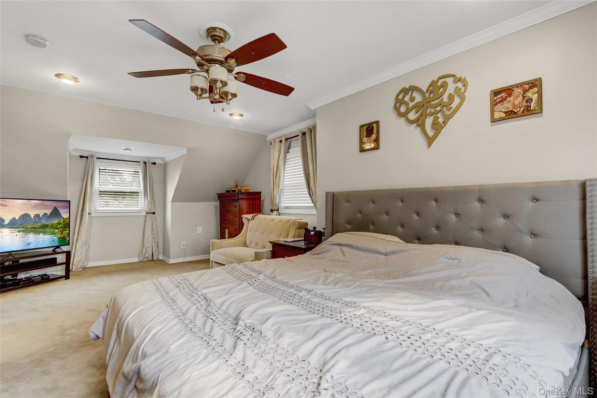 Bedroom, Interior, Water