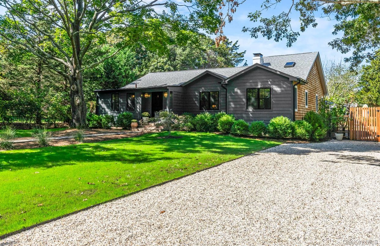 Backyard, Exterior, Facade, Ranch