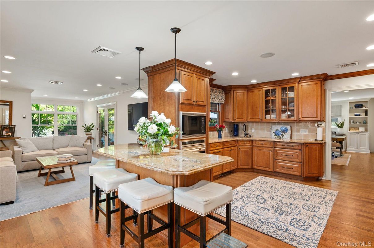 Interior, Kitchen, Living room, Pendant Lights, Recessed Lighting, Stainless Steel Appliances, Wood Texture Flooring