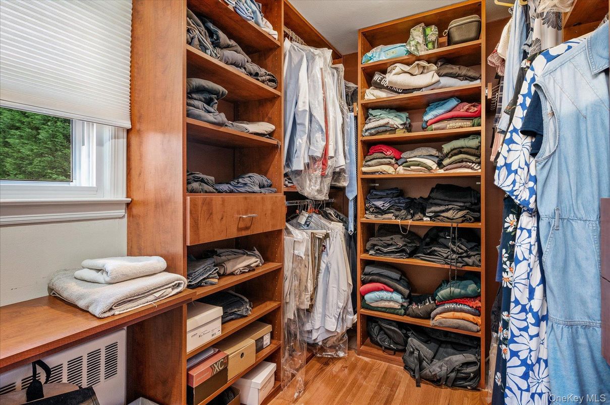 Interior, Walk-in Closets, Wood Texture Flooring