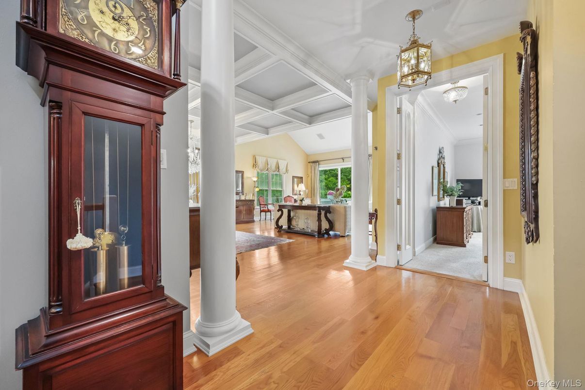 Interior, Pendant Lights, Wood Texture Flooring