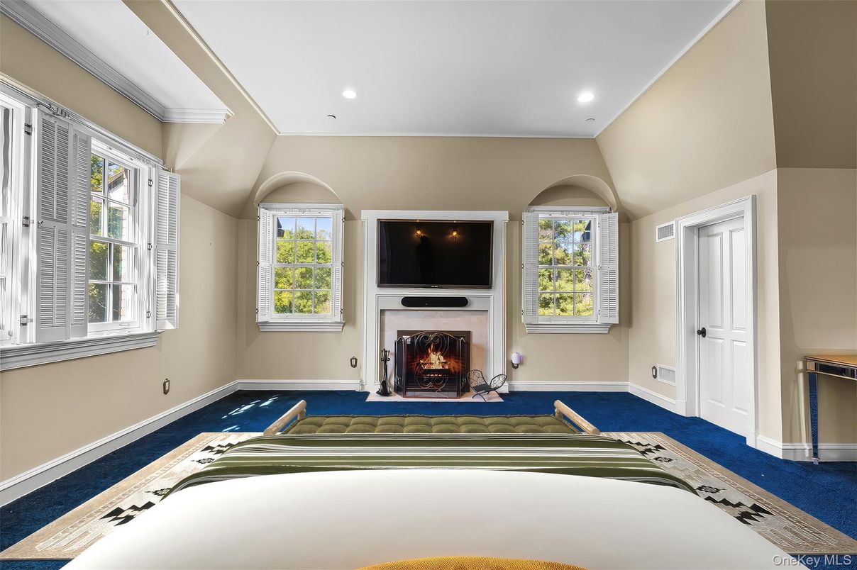 Fireplace, Interior, Recessed Lighting
