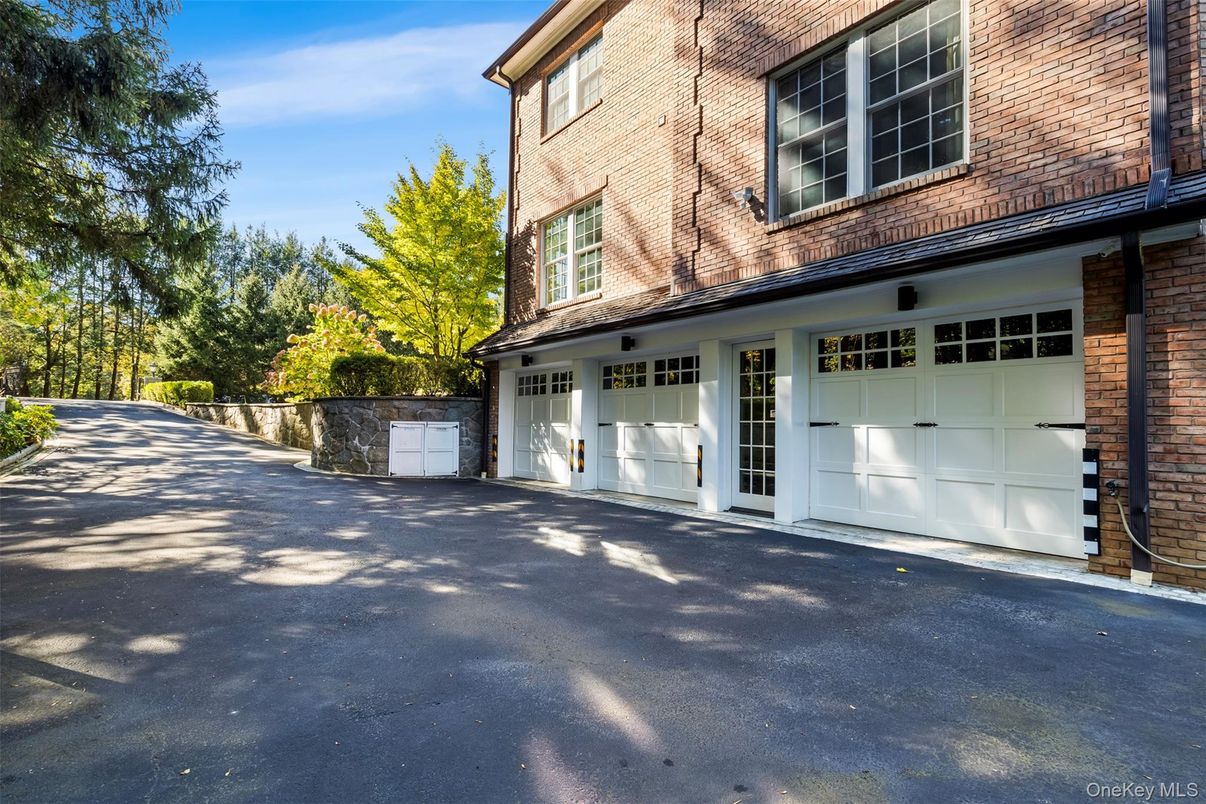 Detached Garage, Exterior