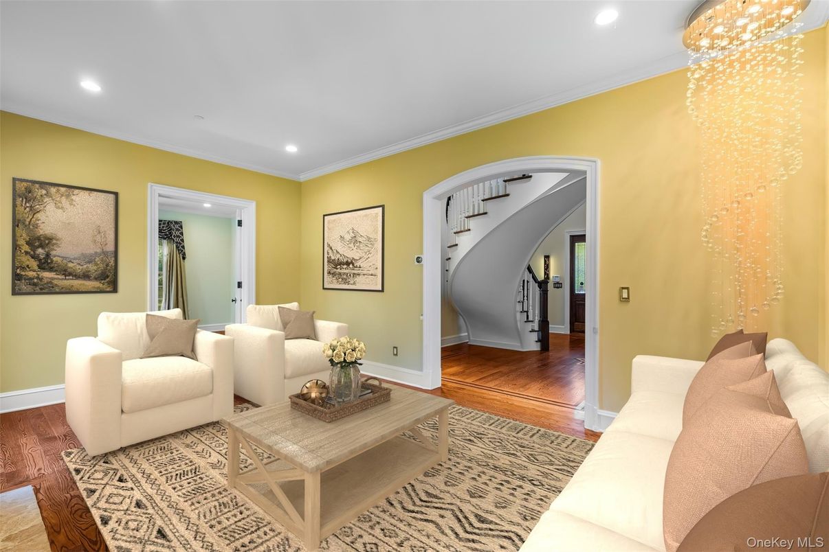 Interior, Living room, Pendant Lights, Recessed Lighting, Wood Texture Flooring