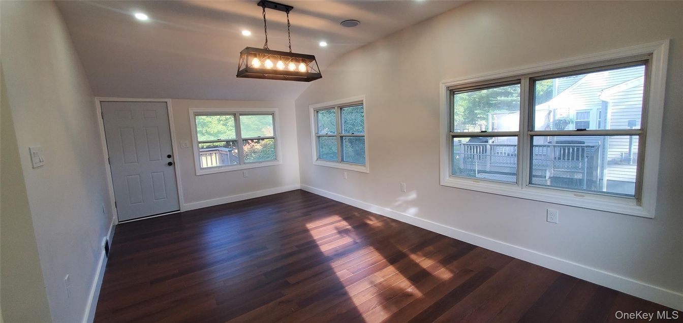 Empty room, Interior, Pendant Lights, Recessed Lighting, Wood Texture Flooring