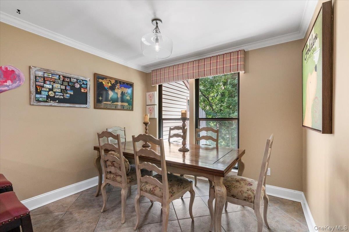Dining room, Interior