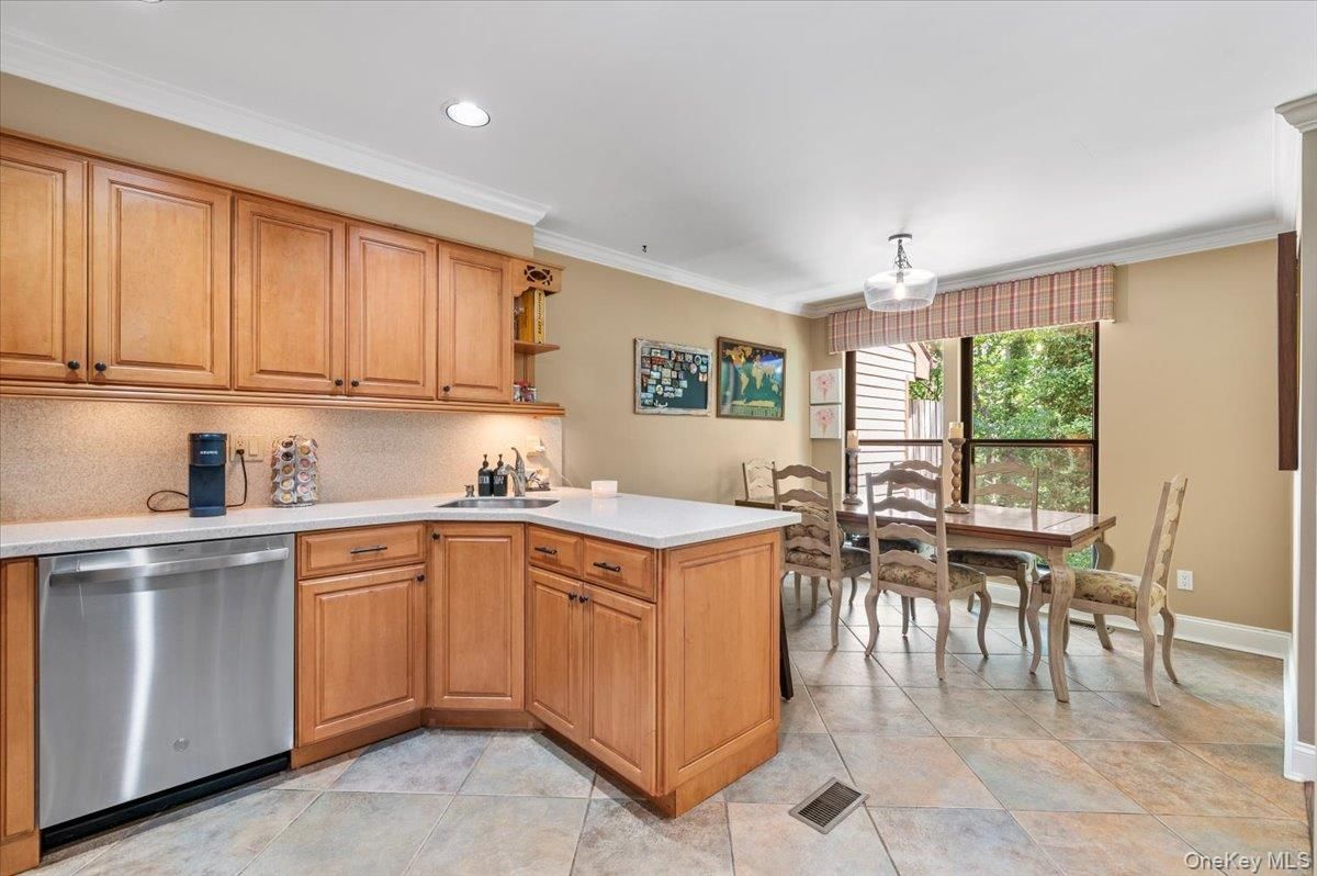 Dining room, Interior, Kitchen, Recessed Lighting