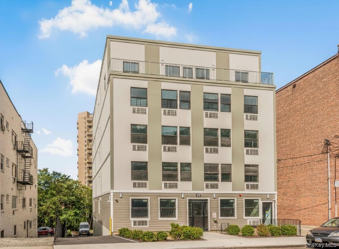 Exterior, Facade, Condo Building