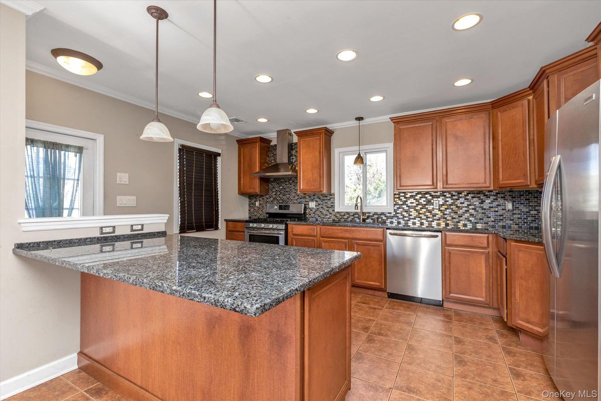 Interior, Kitchen, Pendant Lights, Recessed Lighting, Stainless Steel Appliances