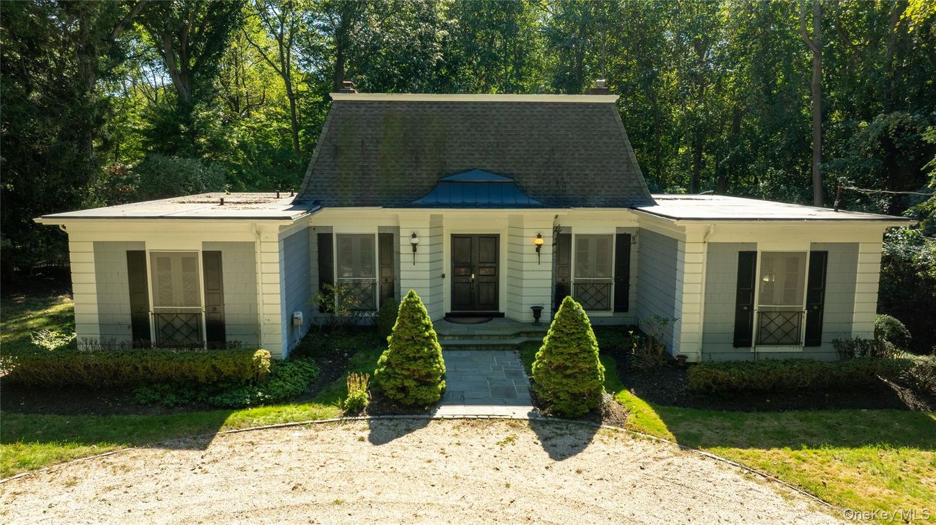 Exterior, Facade, Cape Cod