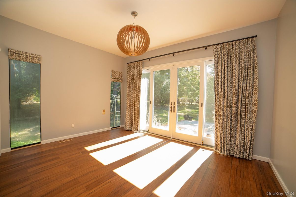 Empty room, Interior, Pendant Lights, Wood Texture Flooring