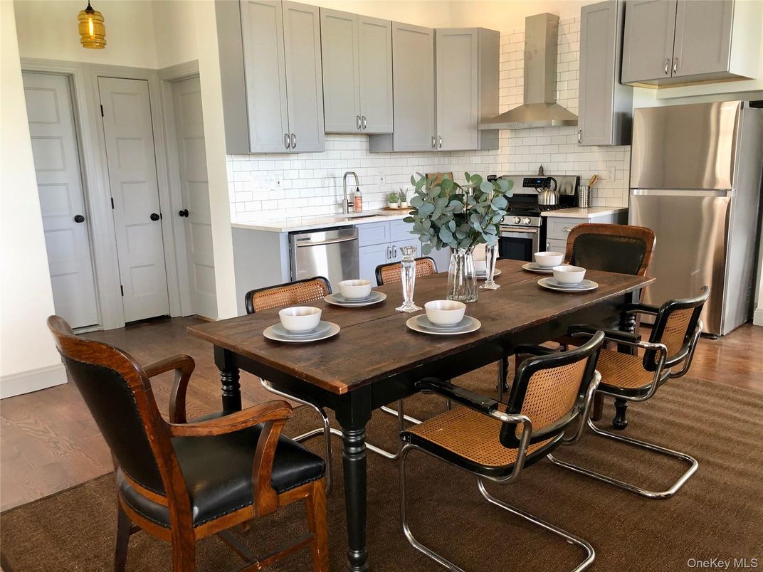 Dining room, Interior, Kitchen, Stainless Steel Appliances, Wood Texture Flooring