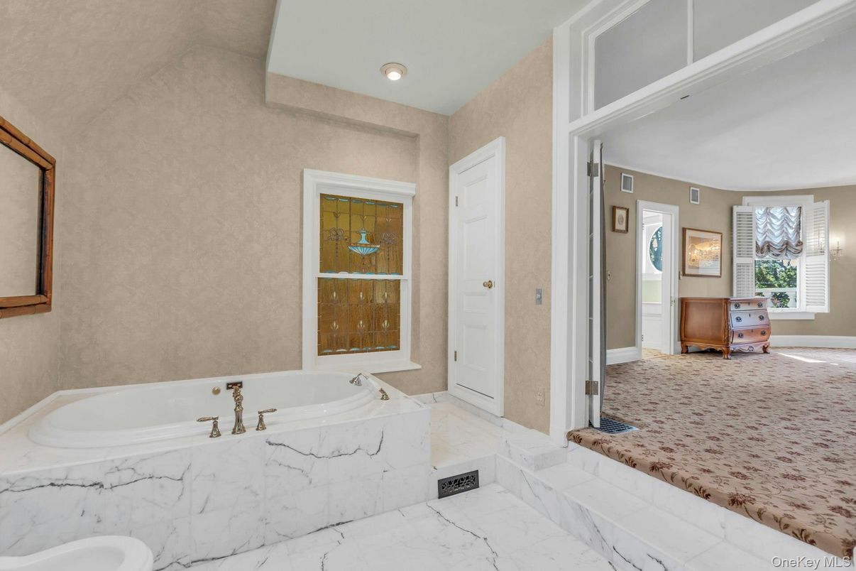 Bathroom, Interior, Marble, Recessed Lighting
