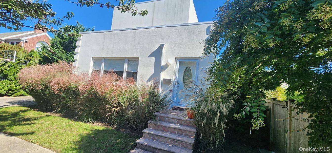 Exterior, Facade, None