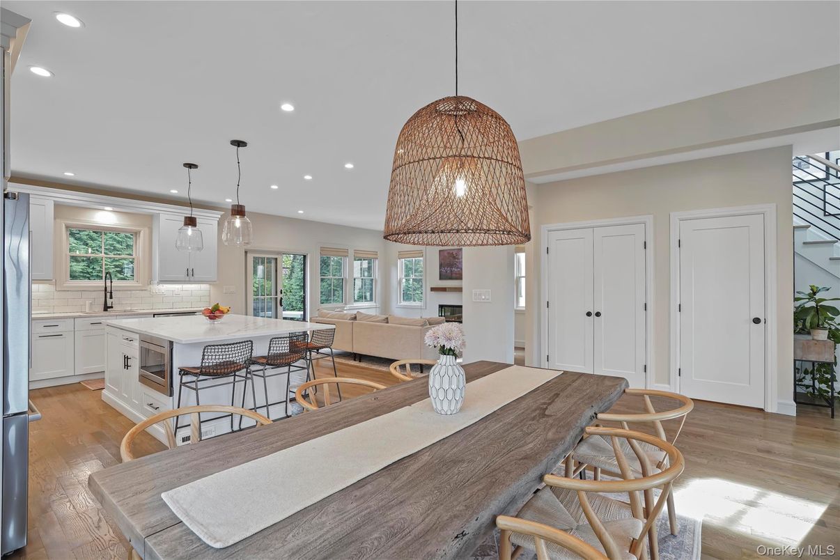 Interior, Kitchen, Living room, Pendant Lights, Recessed Lighting, Wood Texture Flooring