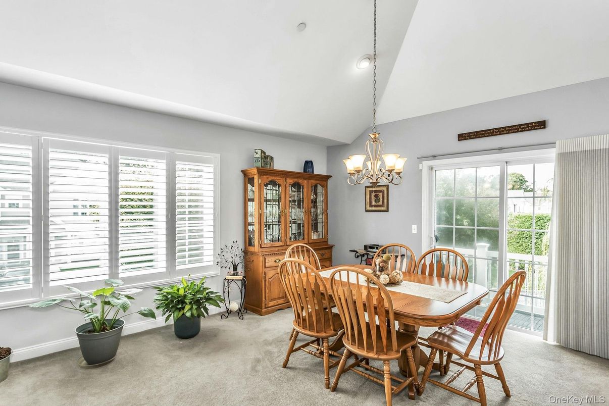 Chandelier, Dining room, Interior