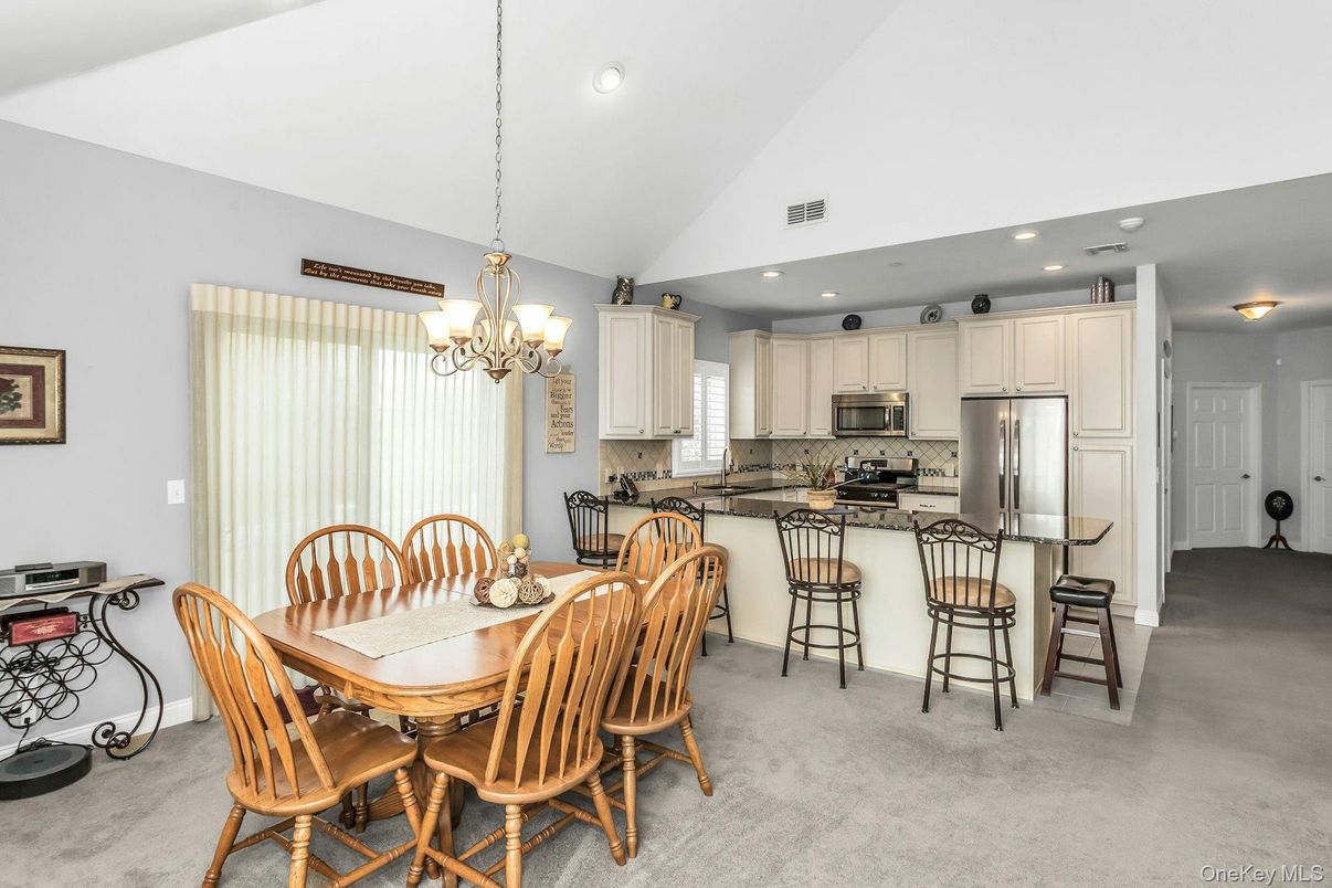 Chandelier, Dining room, Interior, Kitchen, Recessed Lighting, Stainless Steel Appliances