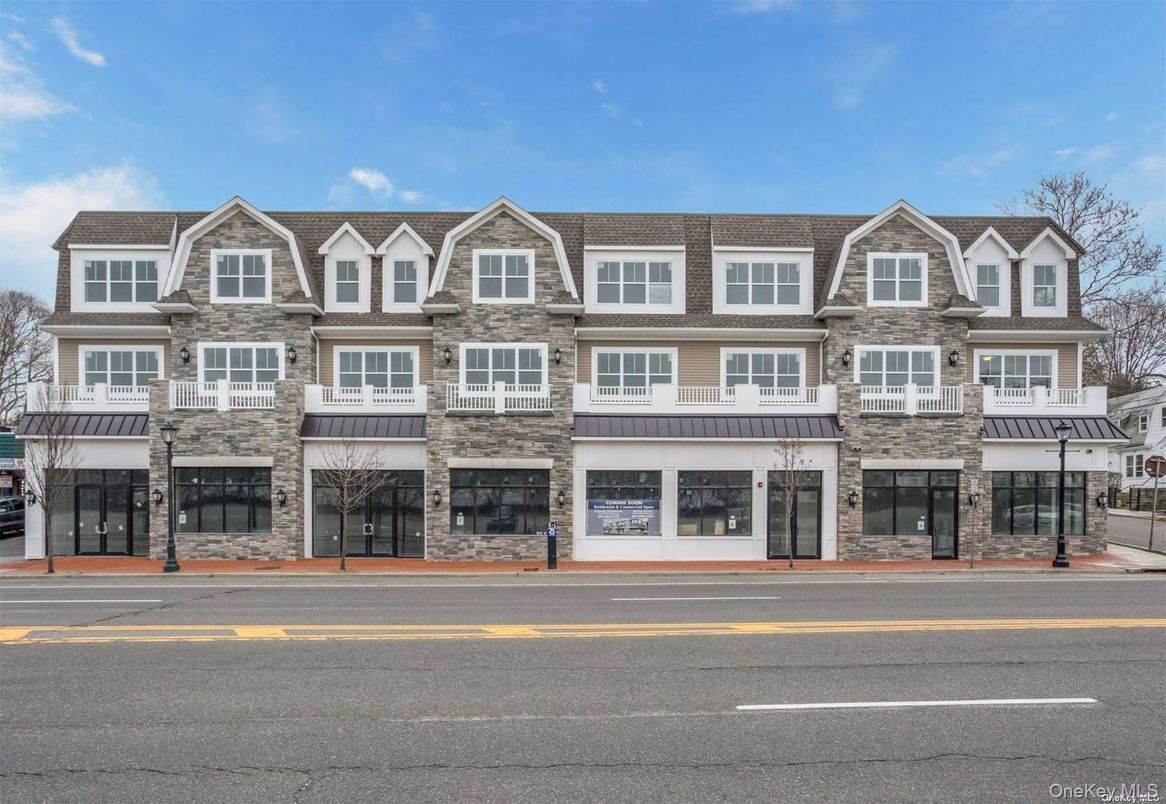 Exterior, Facade, Rowhouse