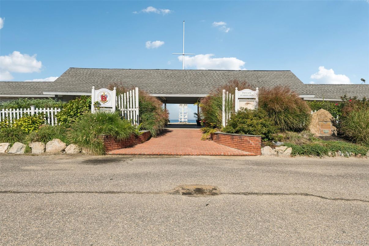 Exterior, Facade, Brick Facade, Cape Cod