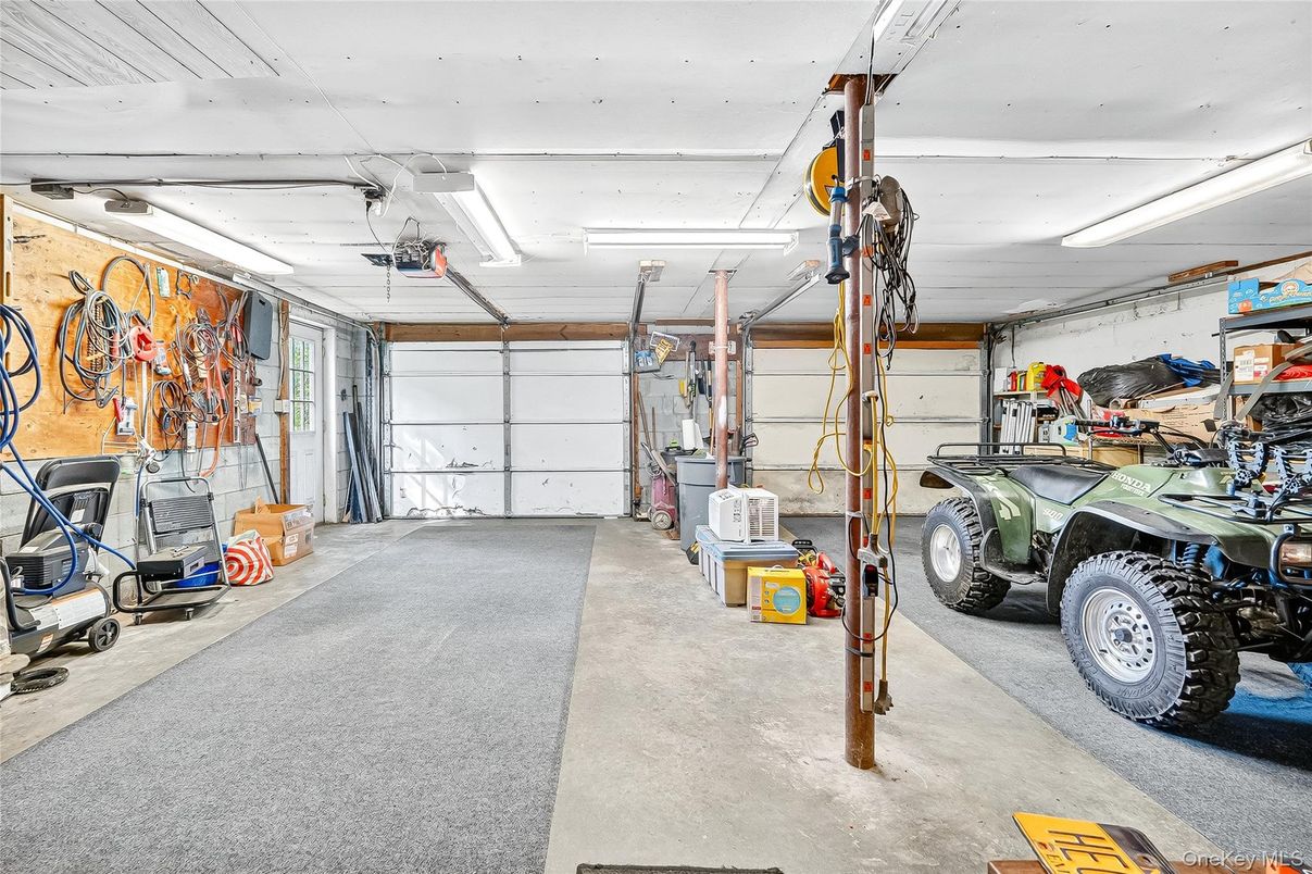 Garage, Interior