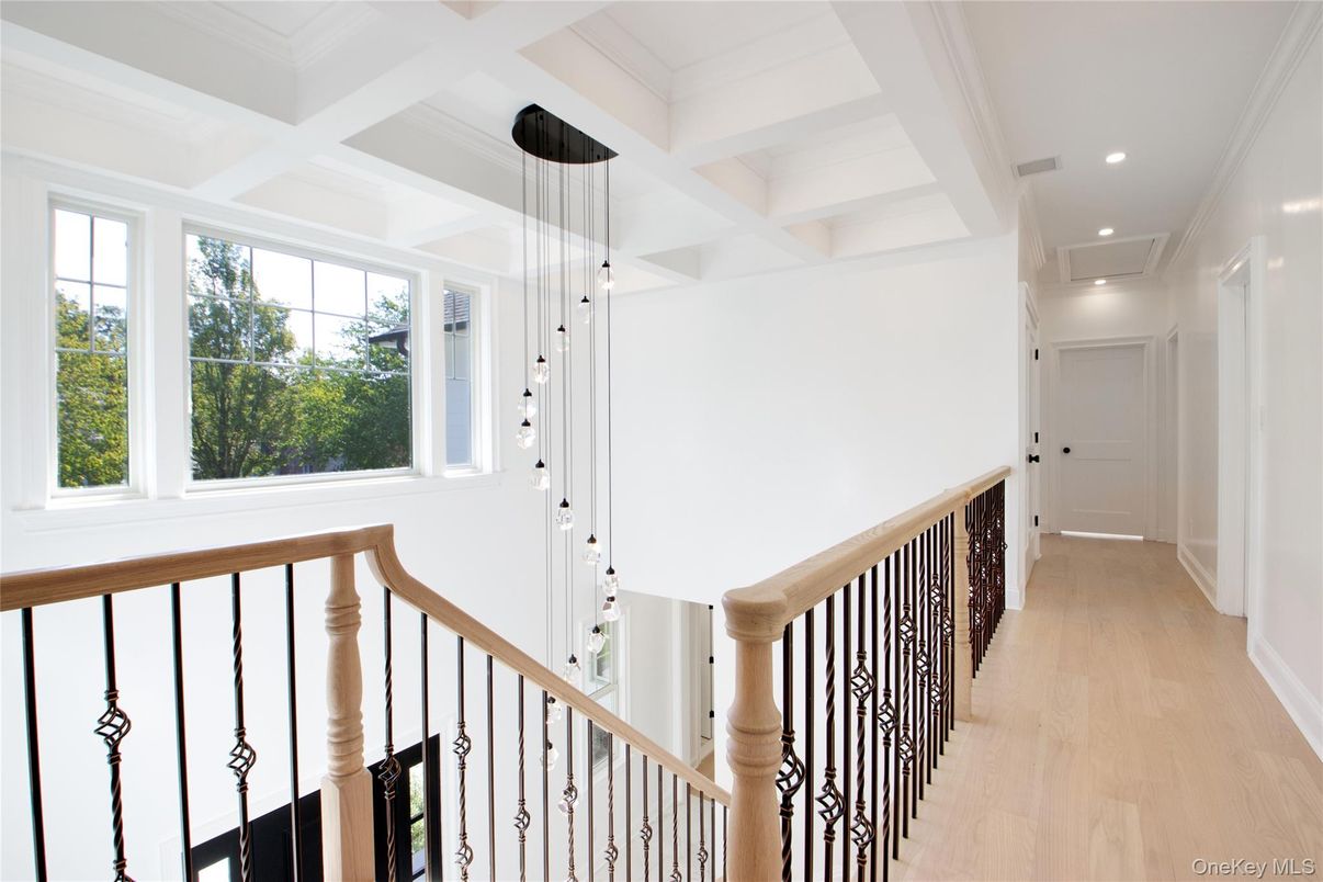 Interior, Pendant Lights, Recessed Lighting, Wood Texture Flooring