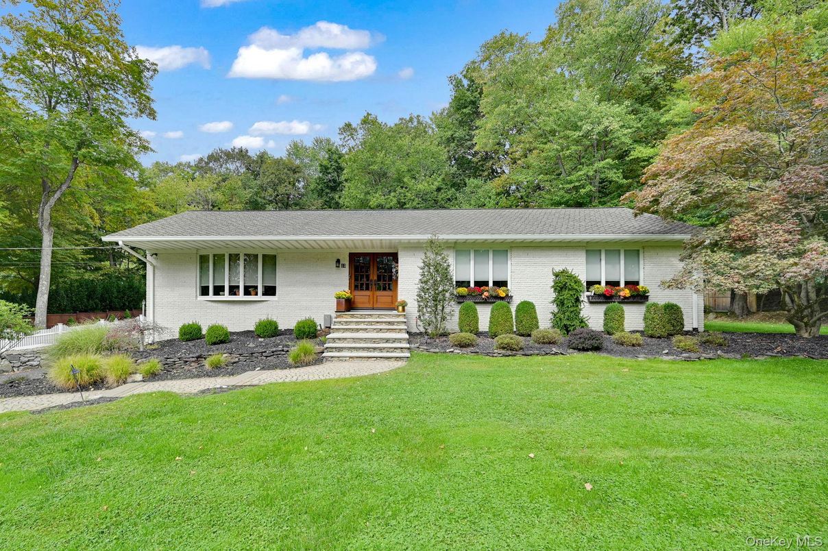 Backyard, Exterior, Facade, Ranch