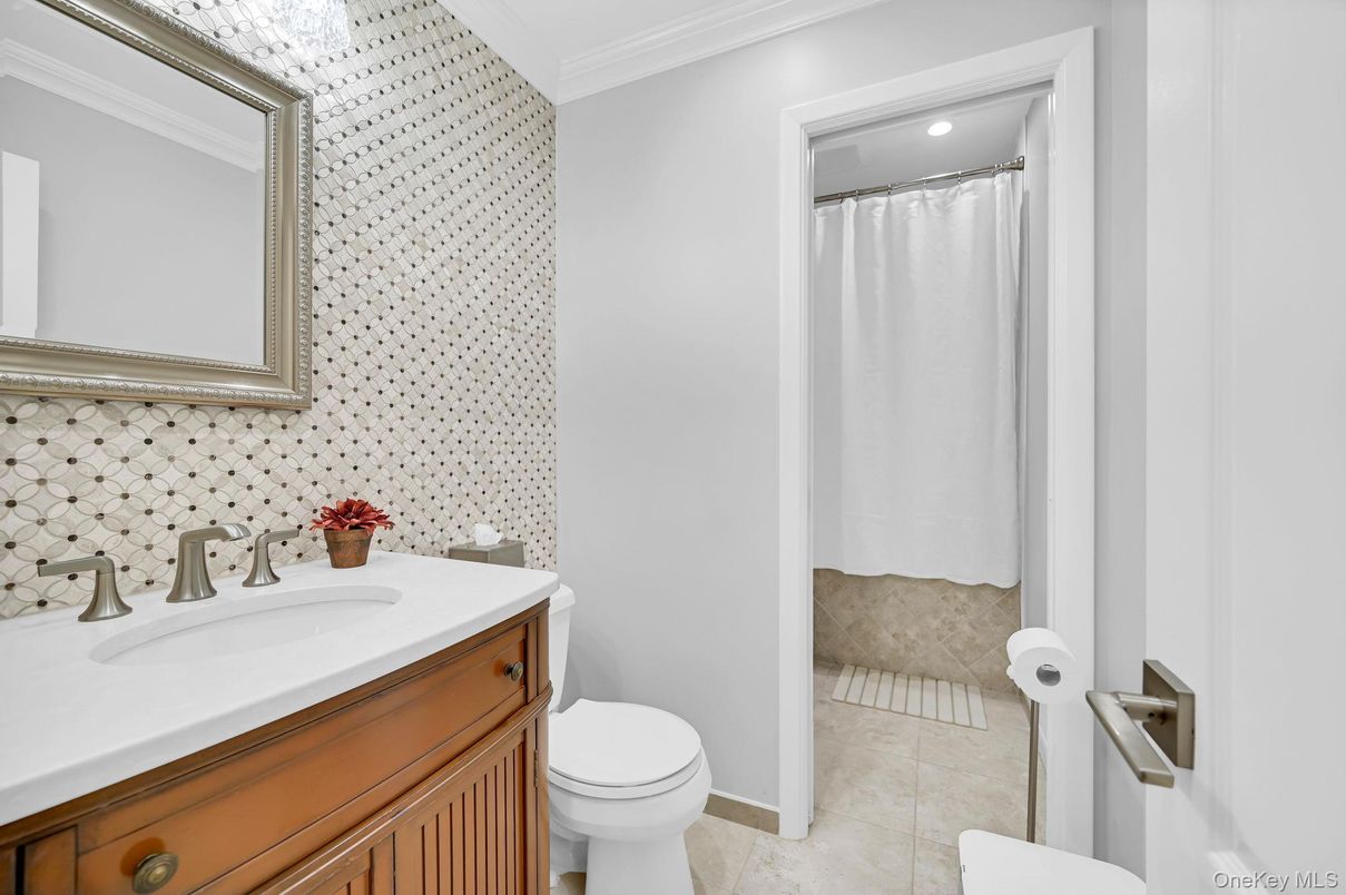 Bathroom, Interior, Recessed Lighting