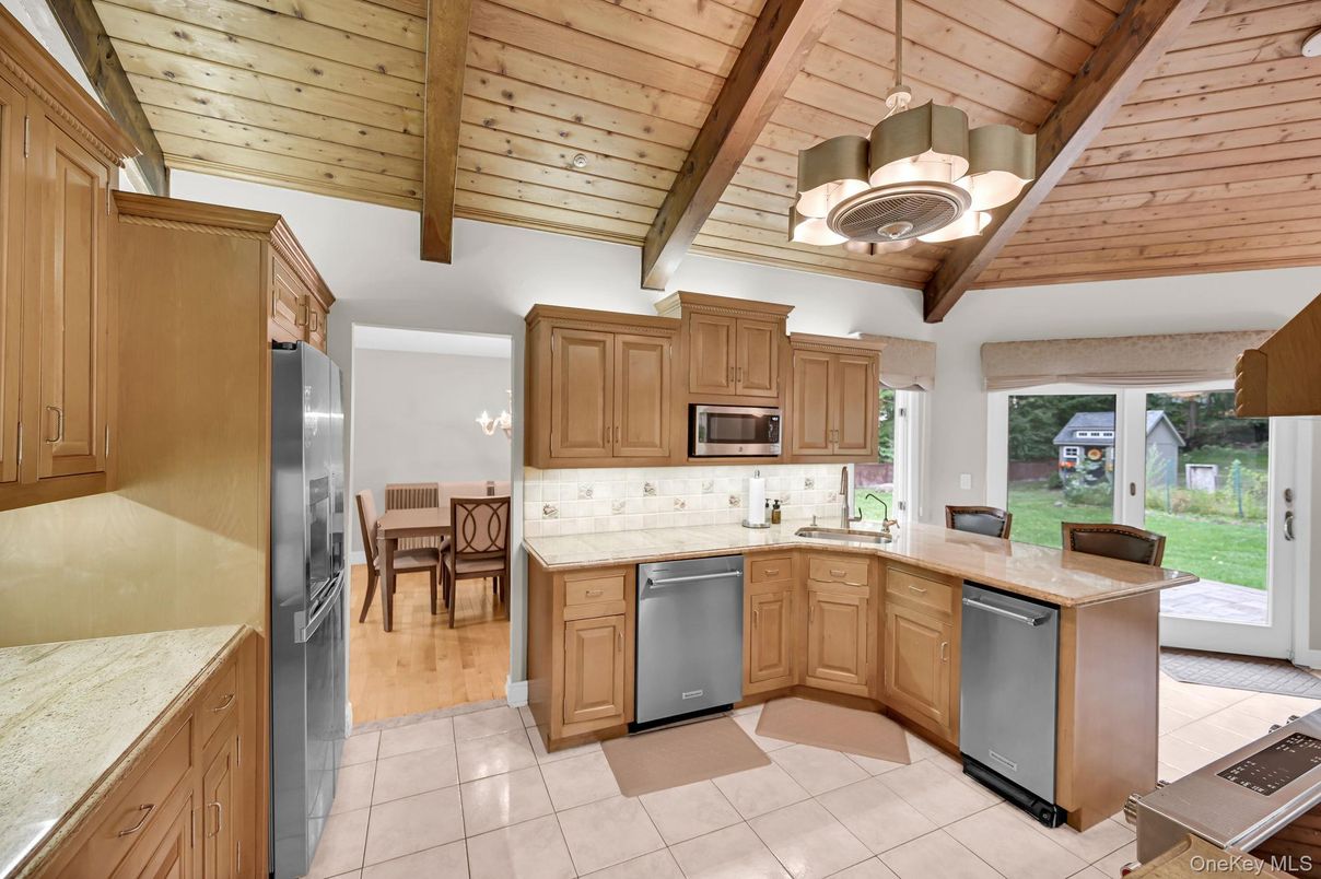 Dining room, Interior, Kitchen, Stainless Steel Appliances, Wooden Beams, Wooden Ceilings, Wood Texture Flooring