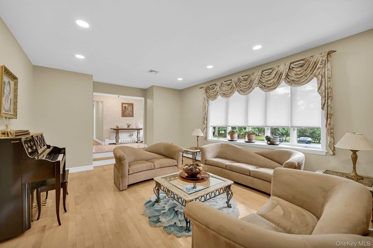 Interior, Living room, Piano, Recessed Lighting, Wood Texture Flooring