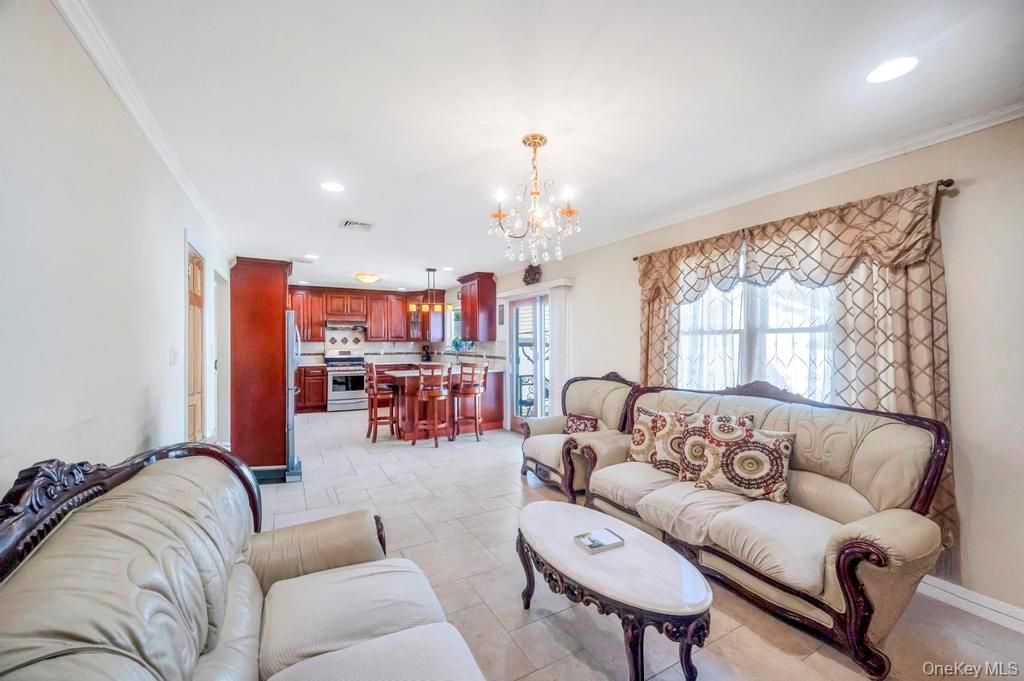 Chandelier, Interior, Kitchen, Living room, Recessed Lighting, Stainless Steel Appliances