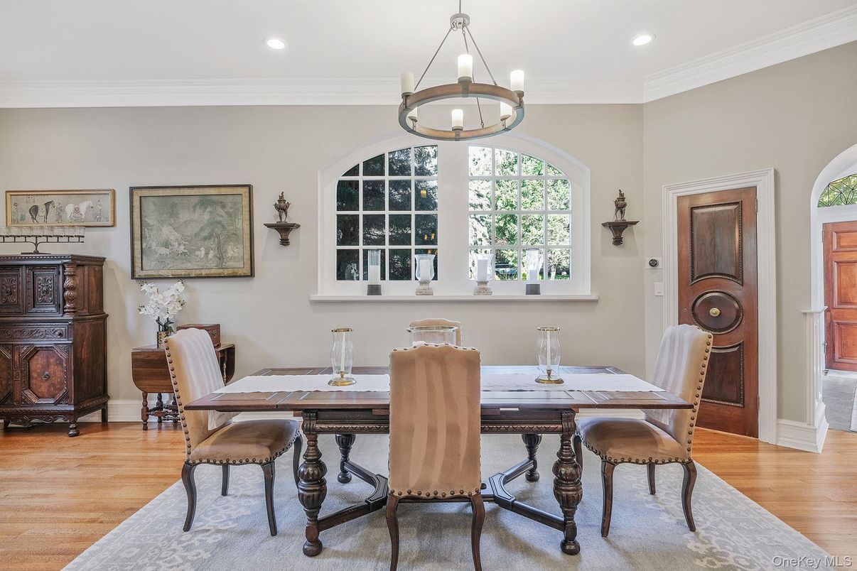 Dining room, Interior, Pendant Lights, Recessed Lighting, Wood Texture Flooring