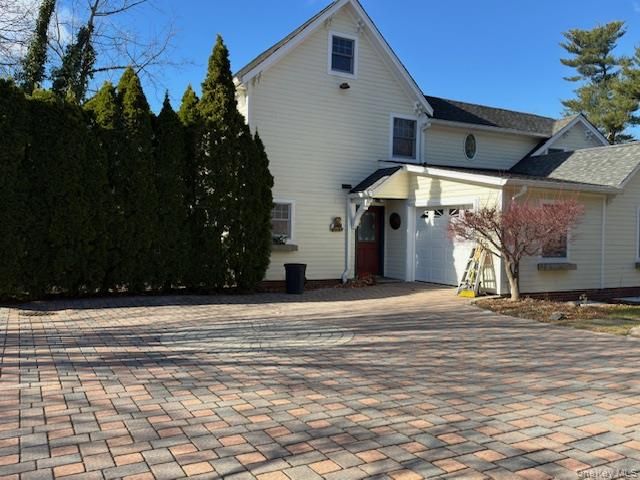 Attached, Exterior, Facade, Farmhouse