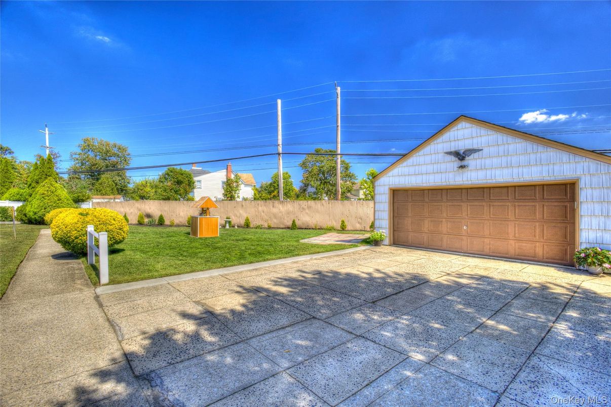 Detached Garage, Exterior
