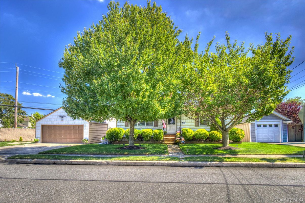 Detached Garage, Exterior, Facade, Ranch