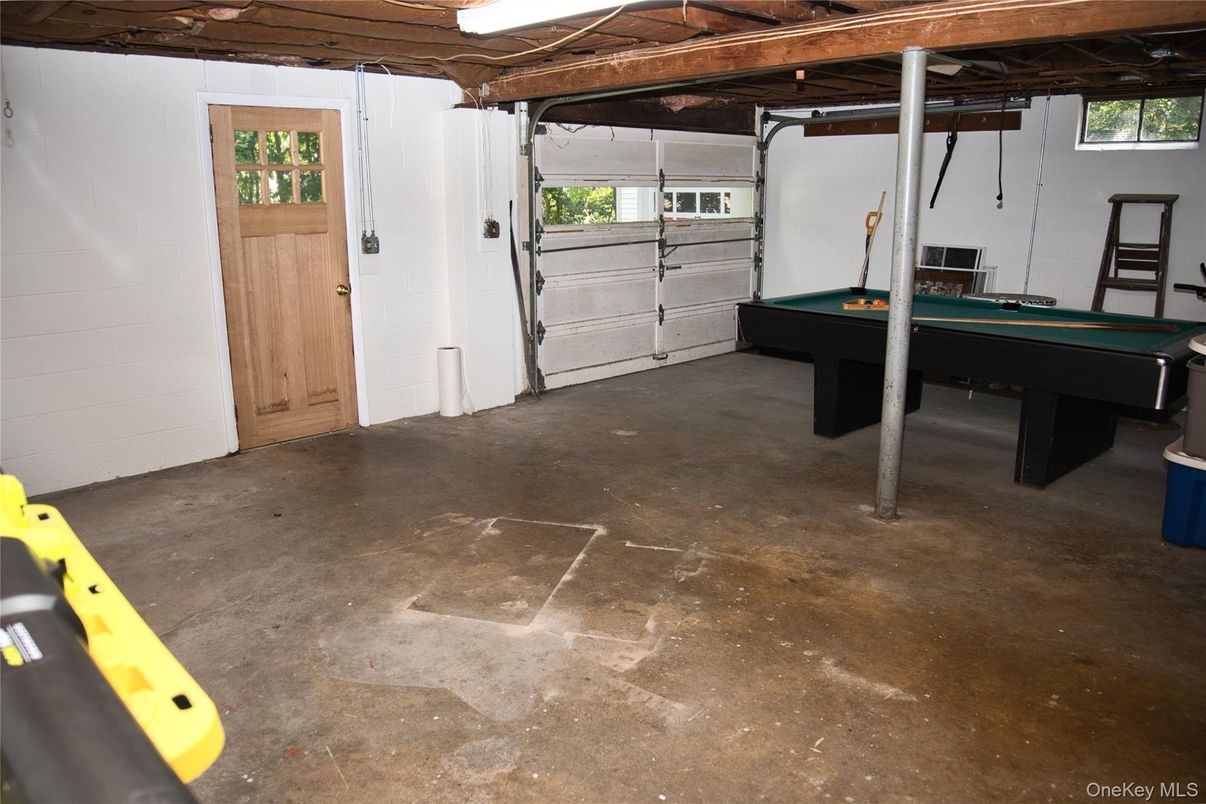 Billiard Table, Game Room, Garage, Interior, Wooden Beams