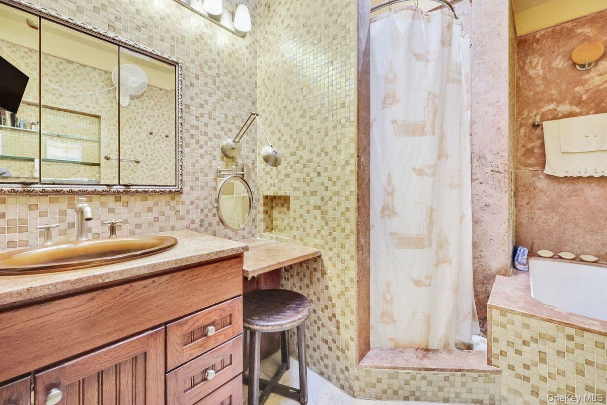 Bathroom, Interior