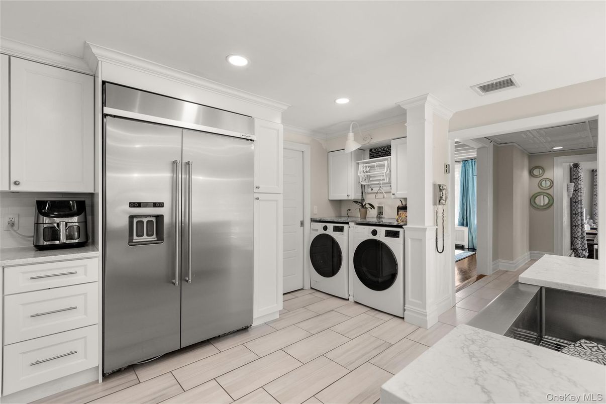 Interior, Kitchen, Recessed Lighting, Stainless Steel Appliances, Washer