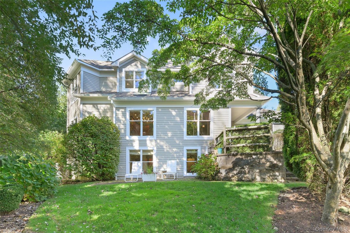 Backyard, Exterior, Facade, American Foursquare