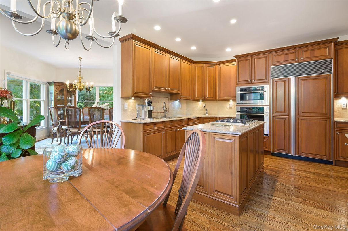 Chandelier, Dining room, Interior, Kitchen, Recessed Lighting, Wood Texture Flooring