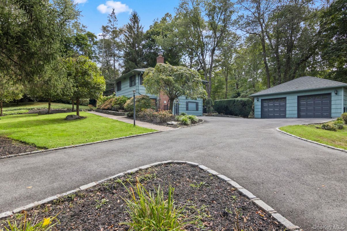 Backyard, Detached Garage, Exterior
