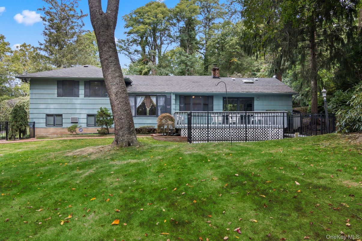 Backyard, Exterior, Facade, Ranch
