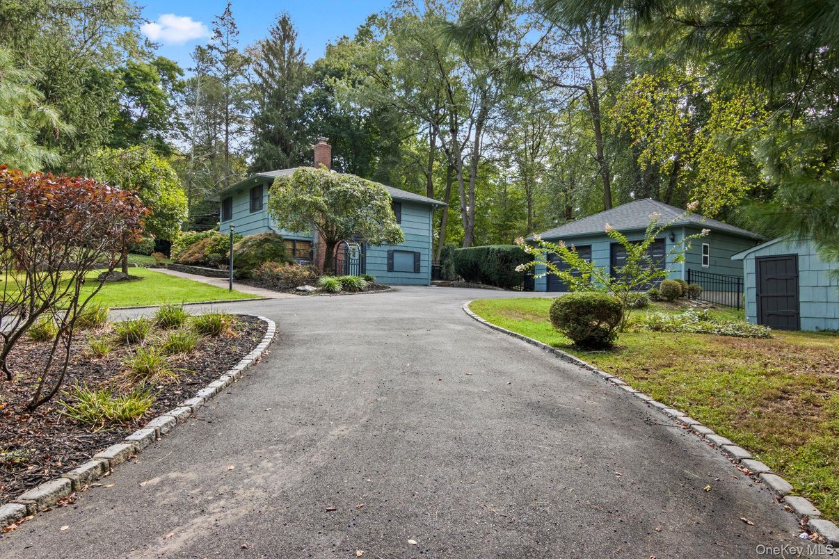 Backyard, Detached Garage, Exterior